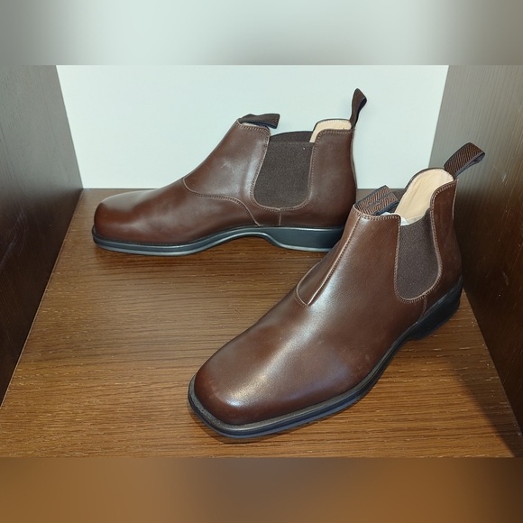 New brown Salvatore Ferragamo chukka boots - Picture 2 of 2